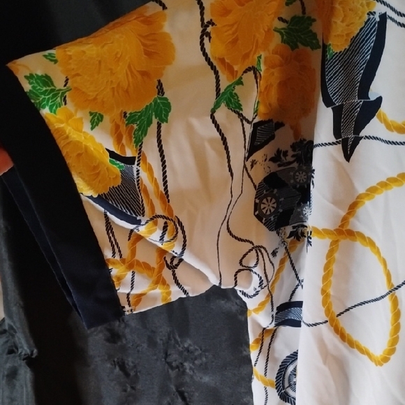 Floral Print Women's Bell Sleeve Top - Picture 4 of 6